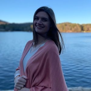 Meet your Posher, Lydia